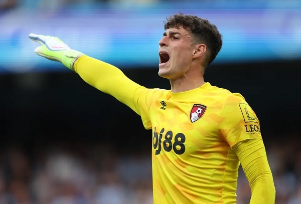 Arsenal close to sign Chelsea goalkeeper Arsenal close to sign Chelsea goalkeeper