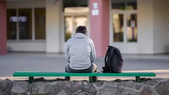 Loneliness causes nearly 900 000 deaths globally each year WHO Loneliness causes nearly 900 000 deaths globally each year WHO