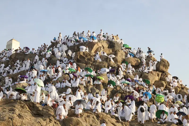  Hajj 2025 Muslim pilgrims gather at Mount Arafat for prayer 