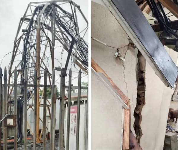 Panic as telecom mast collapses on building during downpour in Ogun Panic as telecom mast collapses on building during downpour in Ogun