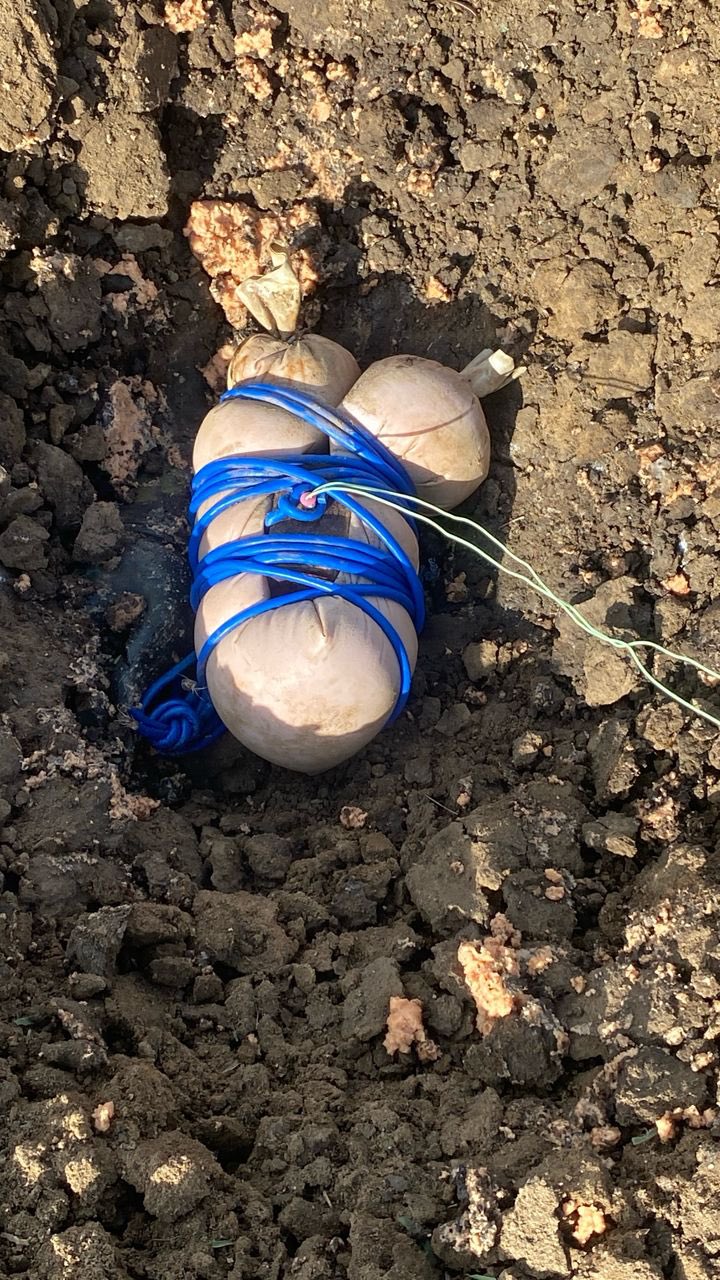  Soldiers to the rescue as Nigerian farmer uncovers strange object on his farm 