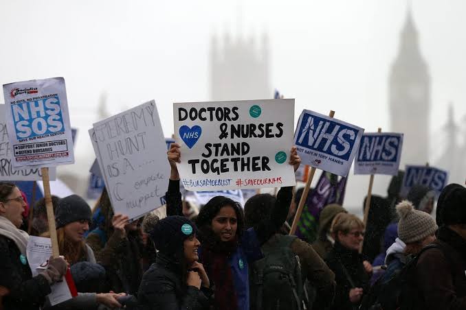 Doctors begin strike in UK Doctors begin strike in UK