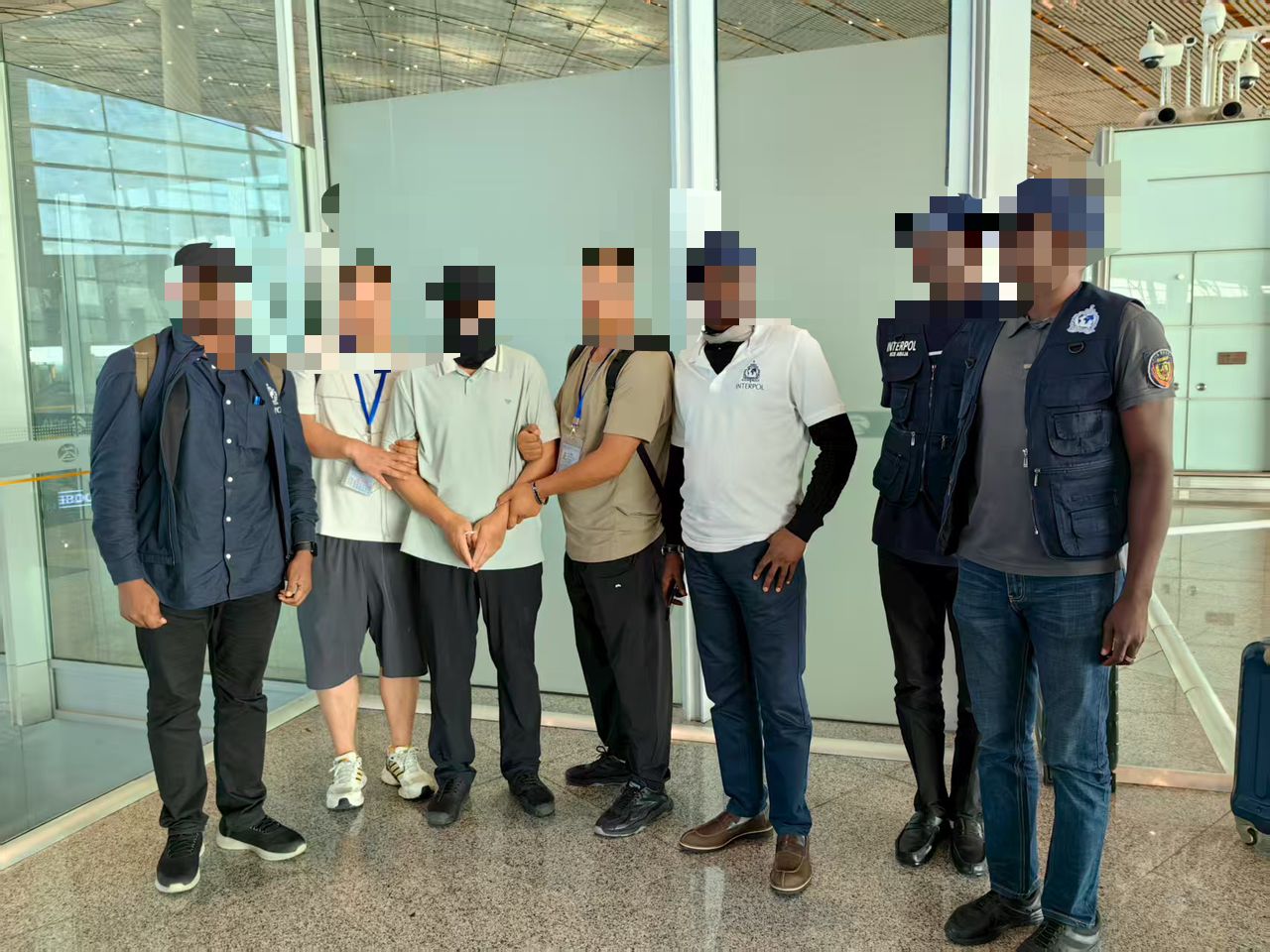 Nigeria hands over wanted Chinese gang leader after high stakes INTERPOL raid Nigeria hands over wanted Chinese gang leader after high stakes INTERPOL raid
