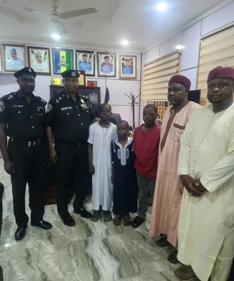 Police arrest teenagers for kidnapping 3 young siblings Police arrest teenagers for kidnapping 3 young siblings