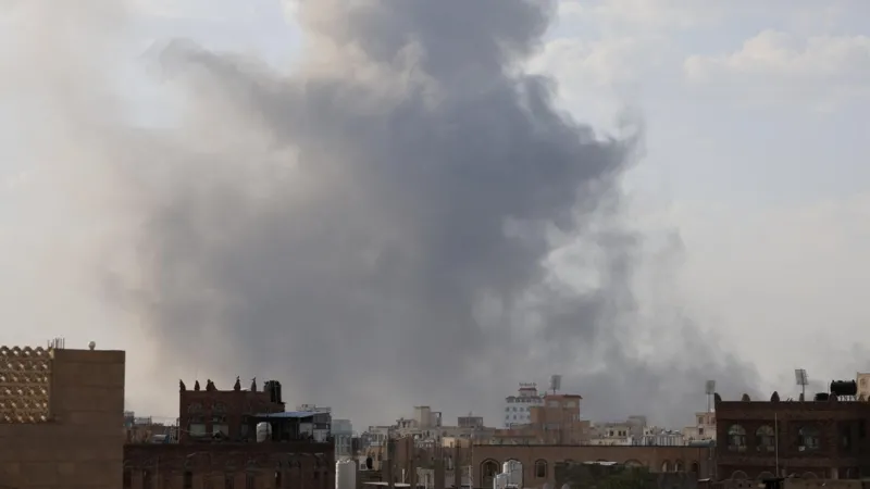  8 killed as Israel launches deadly airstrikes on Yemen 
