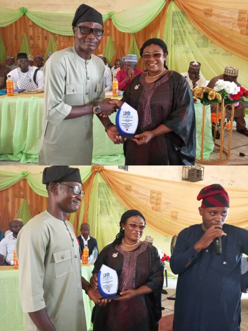 Mathew Ayoola of Radio Nigeria bags Innovative Media Achievement Award Mathew Ayoola of Radio Nigeria bags Innovative Media Achievement Award