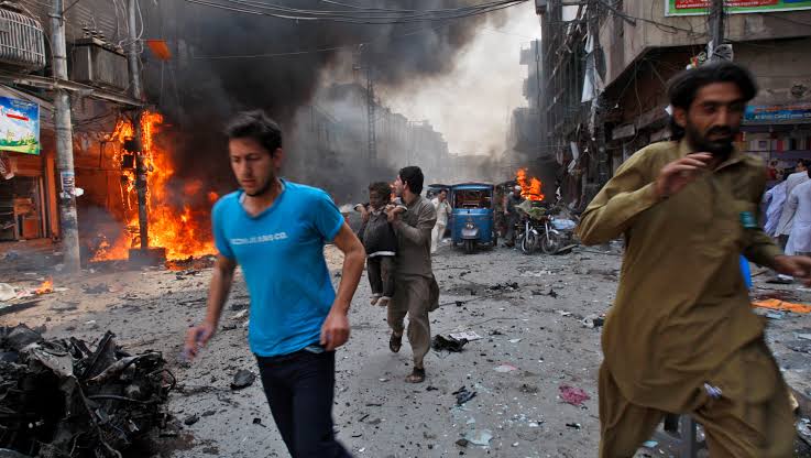 Suicide bombing at Pakistani political rally leaves 11 dead dozens injured Suicide bombing at Pakistani political rally leaves 11 dead dozens injured