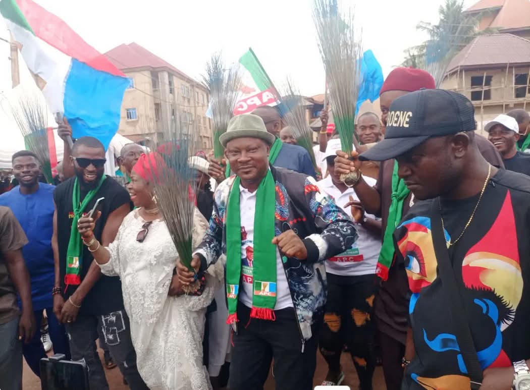 Labour Party collapses in Enugu East as chairman ward executives defect to APC Labour Party collapses in Enugu East as chairman ward executives defect to APC