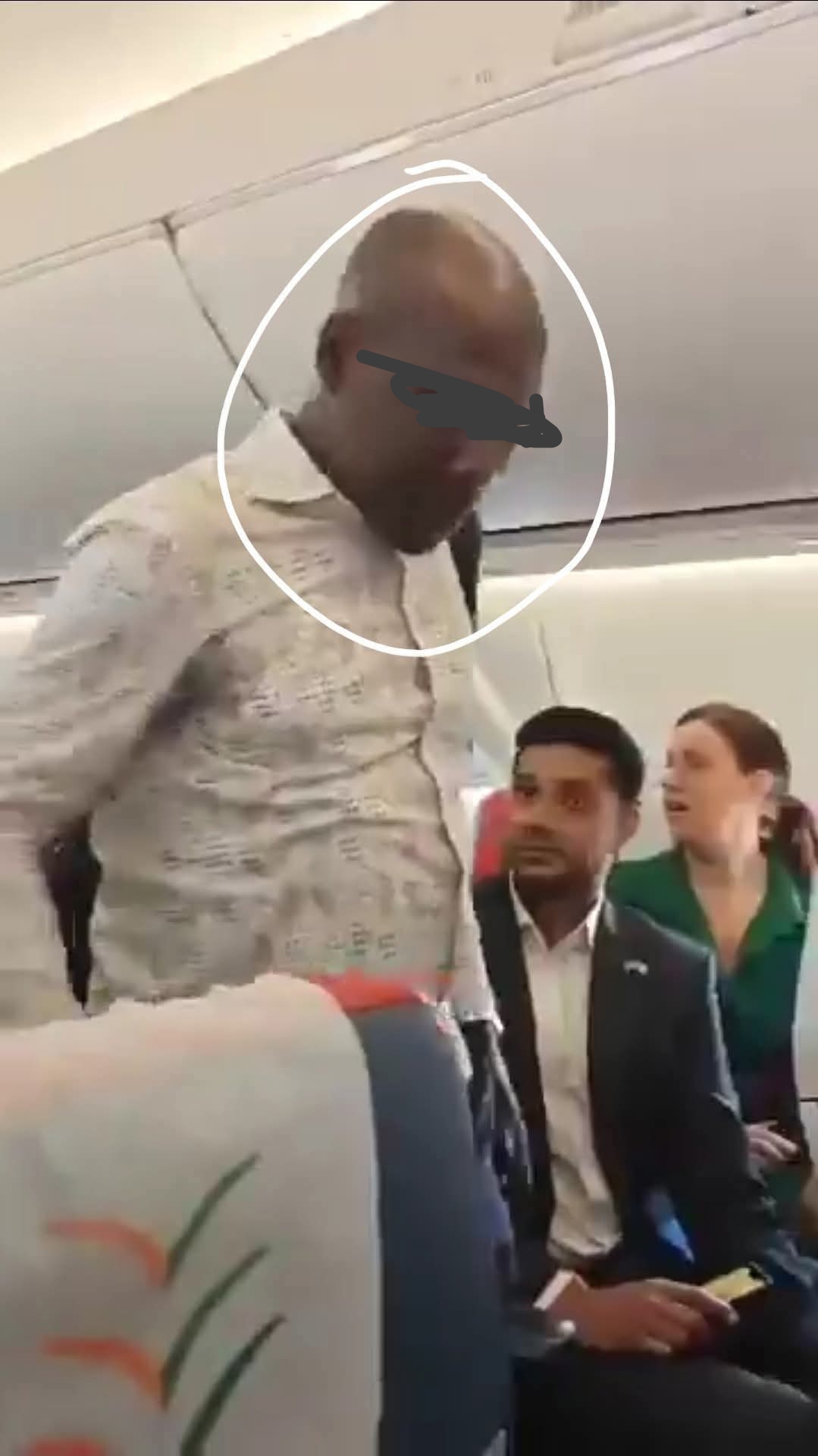  Drama as passenger caught stealing N290 000 from foreigner aboard Ibom Air flight 