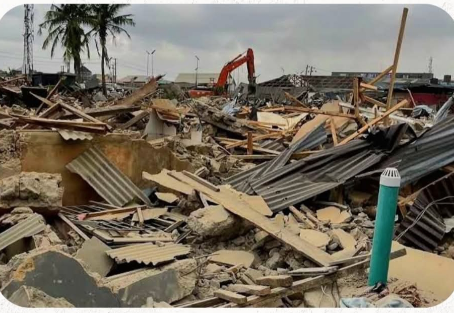 Panic in Lagos as govt resumes demolition  Panic in Lagos as govt resumes demolition