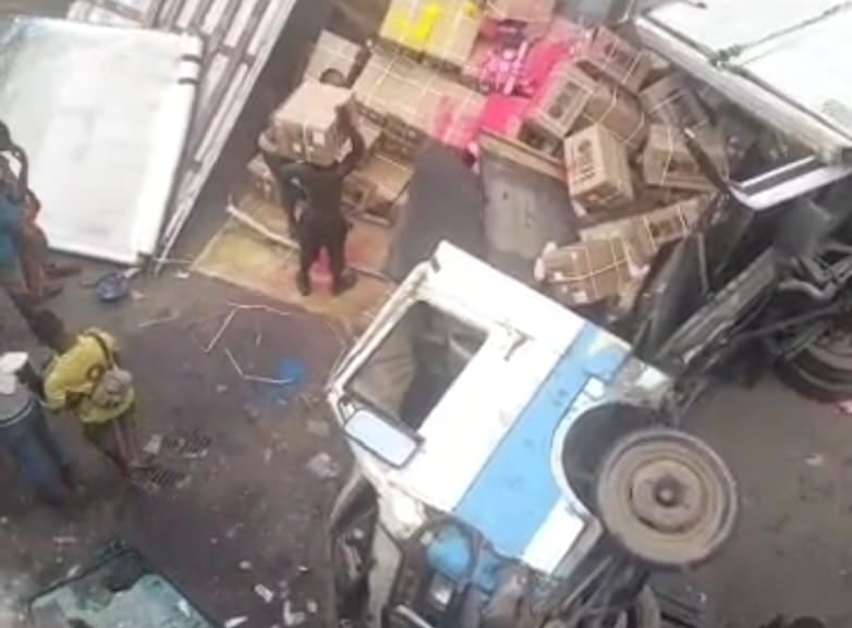  Truck loses brakes falls off Lagos bridge 