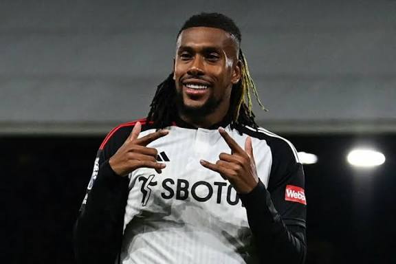 Premier League Alex Iwobi set new record Premier League Alex Iwobi set new record