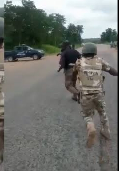 One shot as policemen soldiers engage in shootout One shot as policemen soldiers engage in shootout