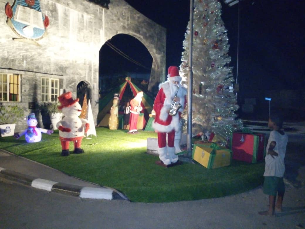 Christmas Nigerian gov approves 20 day leave for civil servants Christmas Nigerian gov approves 20 day leave for civil servants