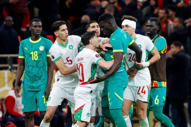  VIDEO Touchline chaos erupts after towel incident in Morocco vs Senegal AFCON Final 