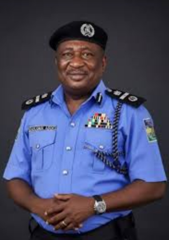  A life of honour and service Celebrating 35 years of meritorious policing The pulling out of AIG Danjuma Aboki 